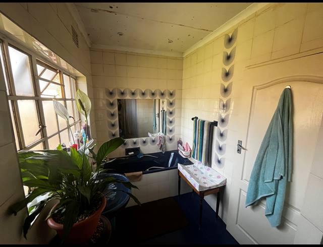 3 BEDROOM HOUSE FOR SALE IN DERSLEY